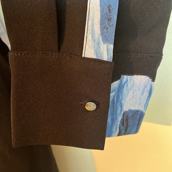 Le Chateau floral long sleeve dress - Picture 5 of 8